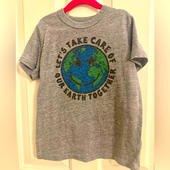 Chaser Sz 8 Gray T-Shirt “Let’s take care of the Earth…” - Picture 2 of 4